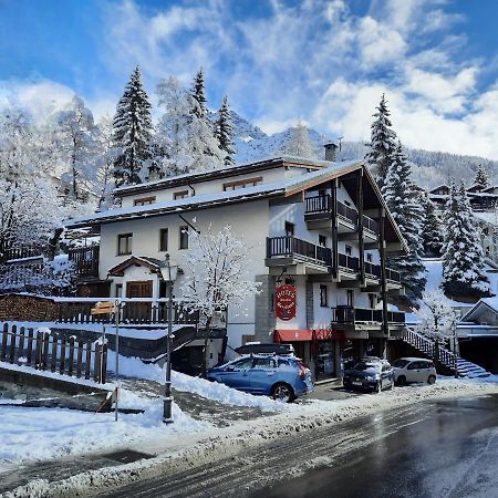 Hotel Meuble Meridiana Valtournenche Kültér fotó