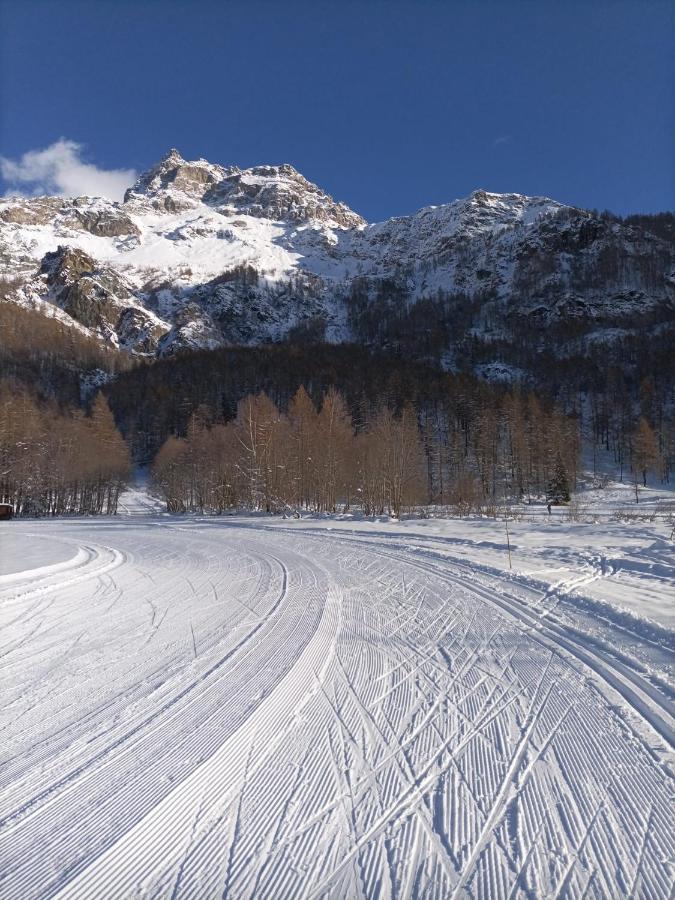 Hotel Meuble Meridiana Valtournenche Kültér fotó