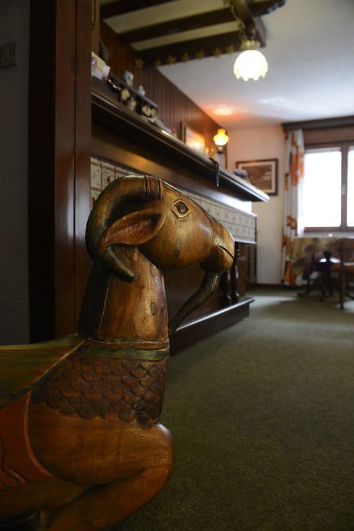 Hotel Meuble Meridiana Valtournenche Kültér fotó