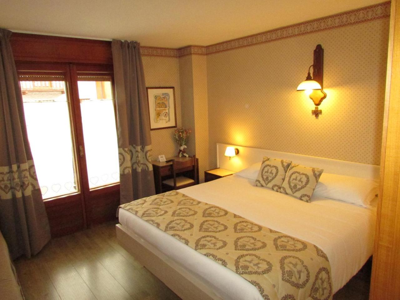 Hotel Meuble Meridiana Valtournenche Kültér fotó