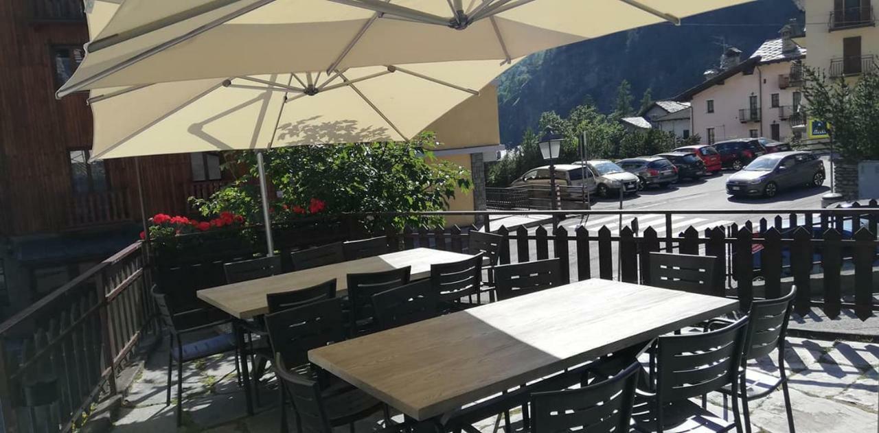 Hotel Meuble Meridiana Valtournenche Kültér fotó